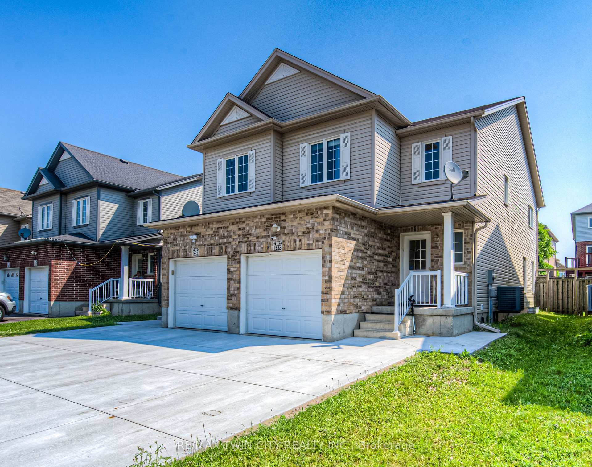 Photo 3 of 1332 Countrystone Drive, Kitchener, Highland West — HOMEH