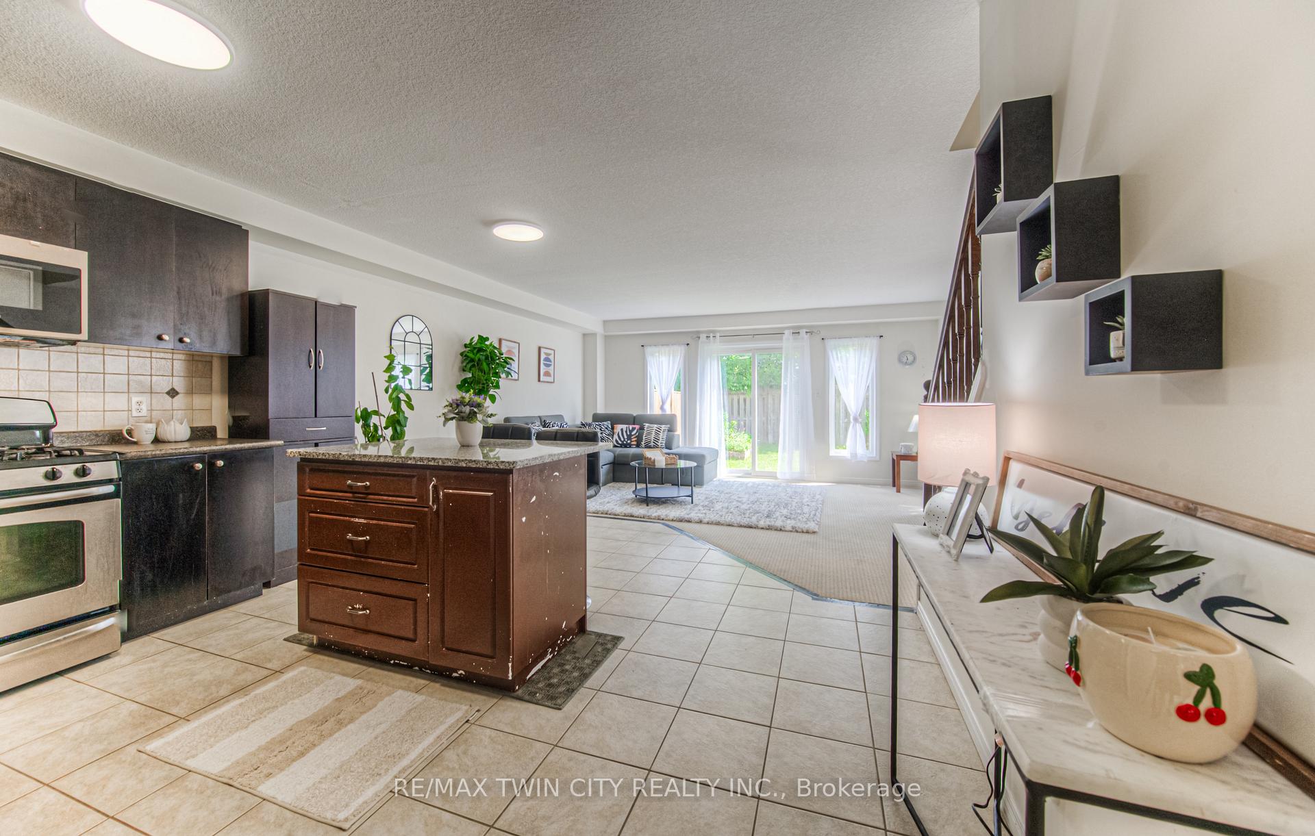 Photo 7 of 1332 Countrystone Drive, Kitchener, Highland West — HOMEH