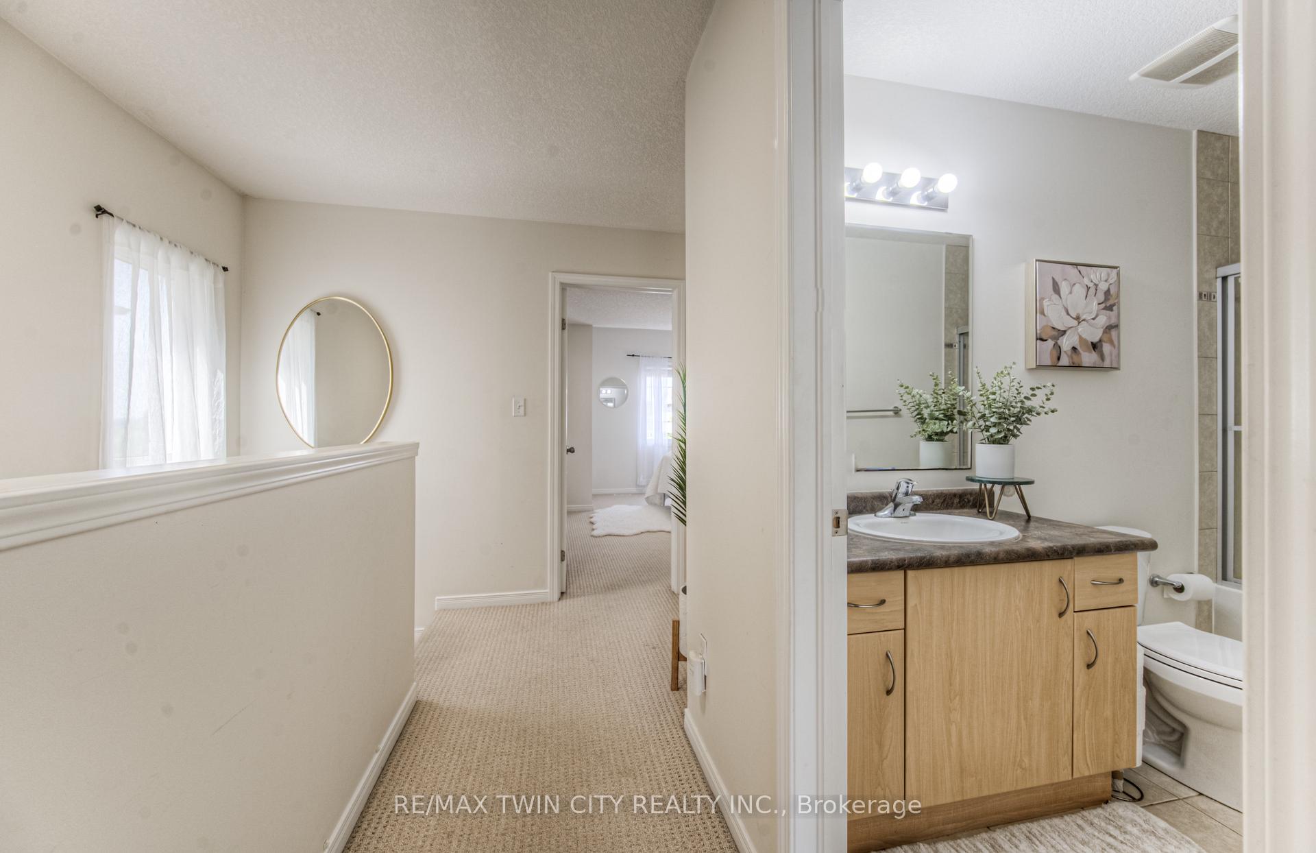Photo 16 of 1332 Countrystone Drive, Kitchener, Highland West — HOMEH