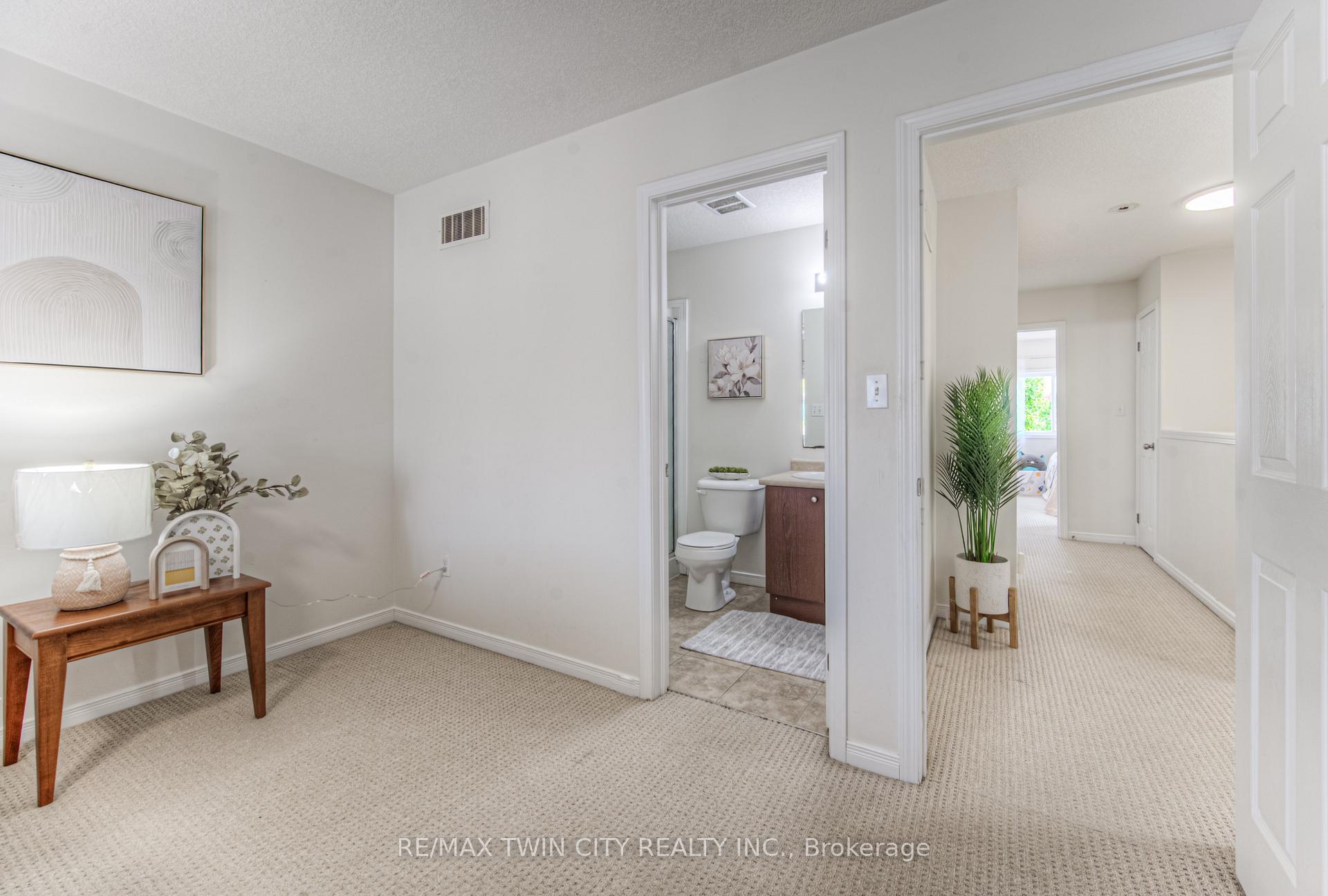 Photo 20 of 1332 Countrystone Drive, Kitchener, Highland West — HOMEH