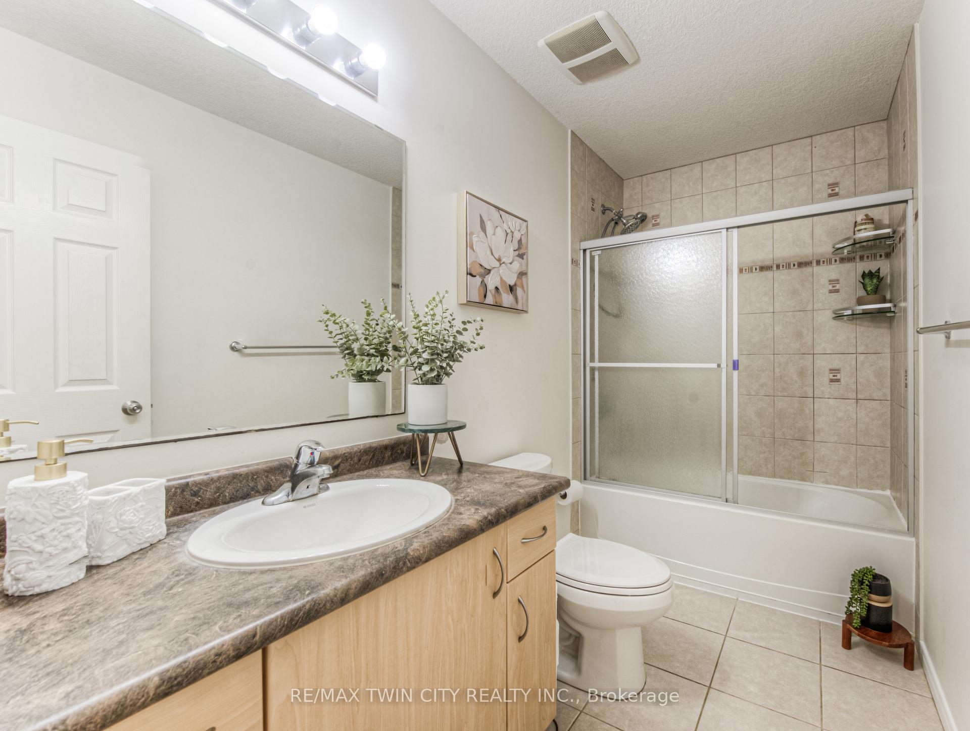 Photo 24 of 1332 Countrystone Drive, Kitchener, Highland West — HOMEH