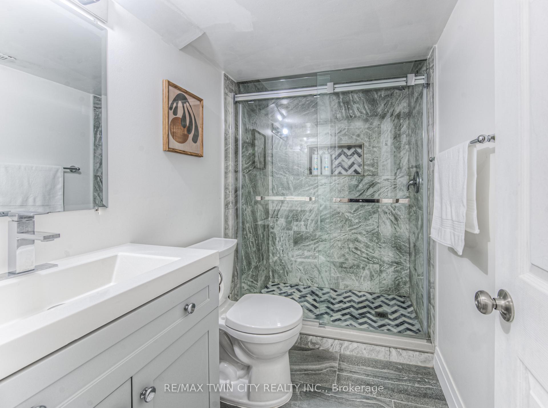 Photo 26 of 1332 Countrystone Drive, Kitchener, Highland West — HOMEH