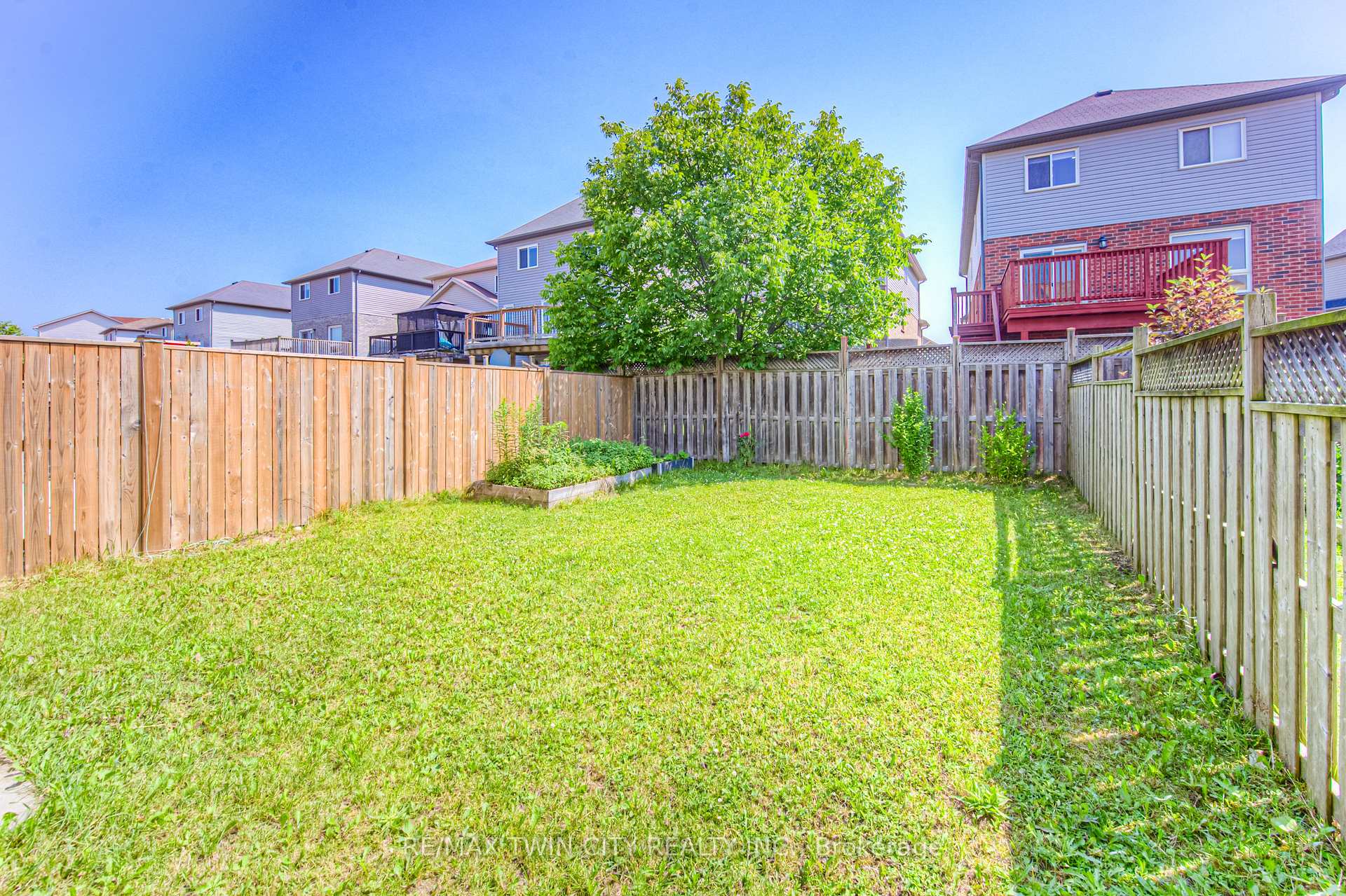 Photo 32 of 1332 Countrystone Drive, Kitchener, Highland West — HOMEH