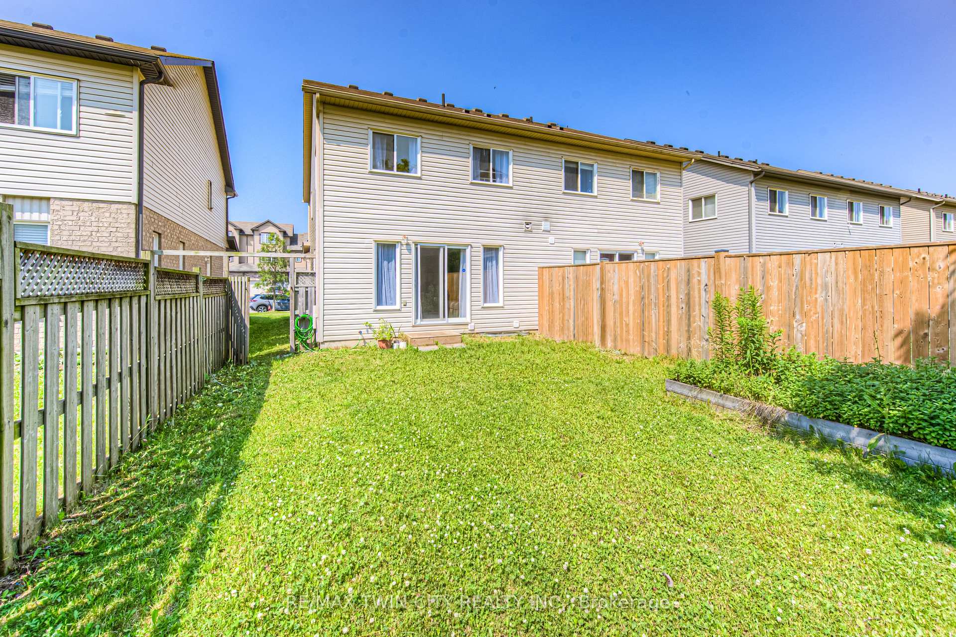 Photo 34 of 1332 Countrystone Drive, Kitchener, Highland West — HOMEH
