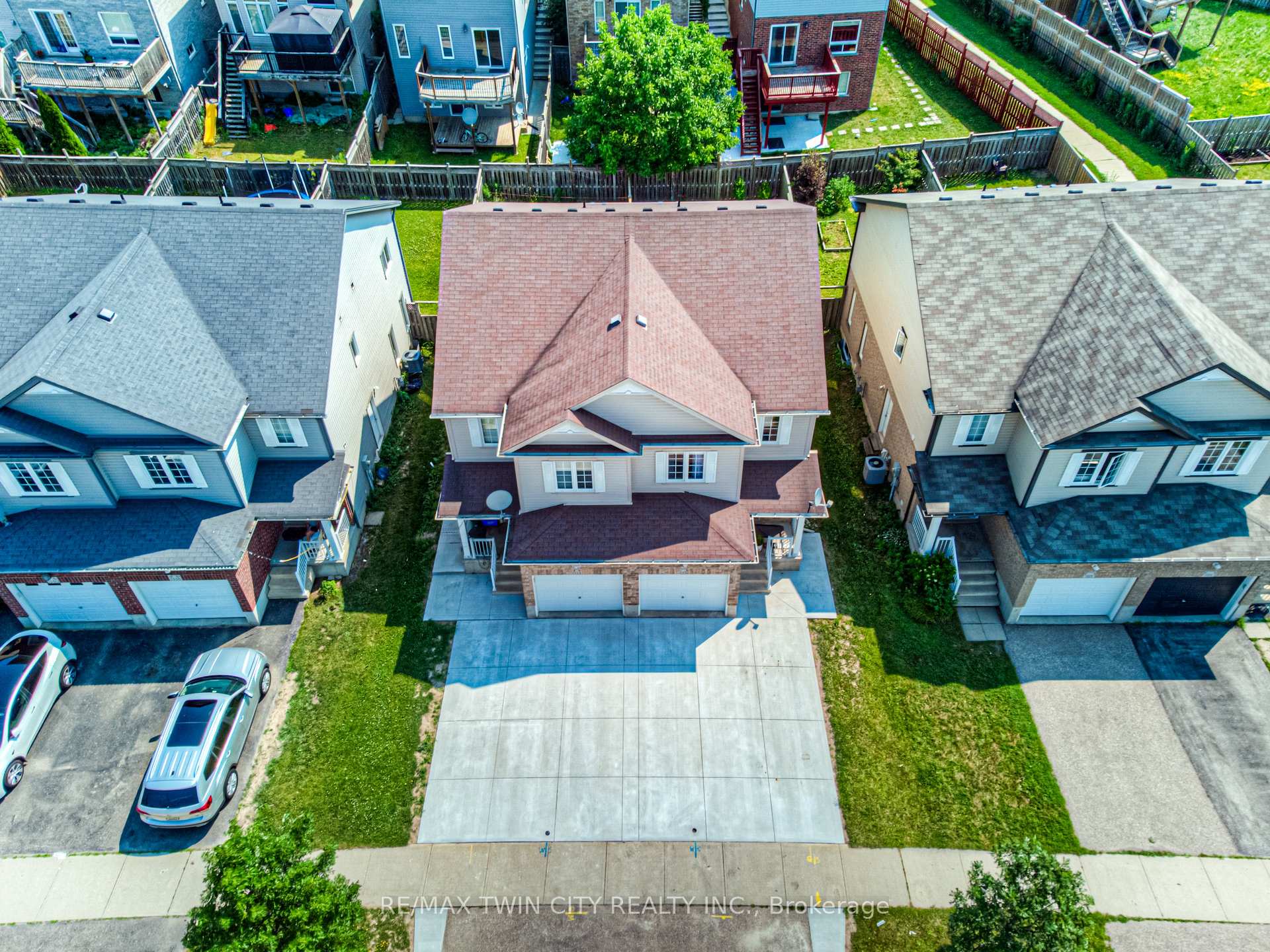 Photo 36 of 1332 Countrystone Drive, Kitchener, Highland West — HOMEH