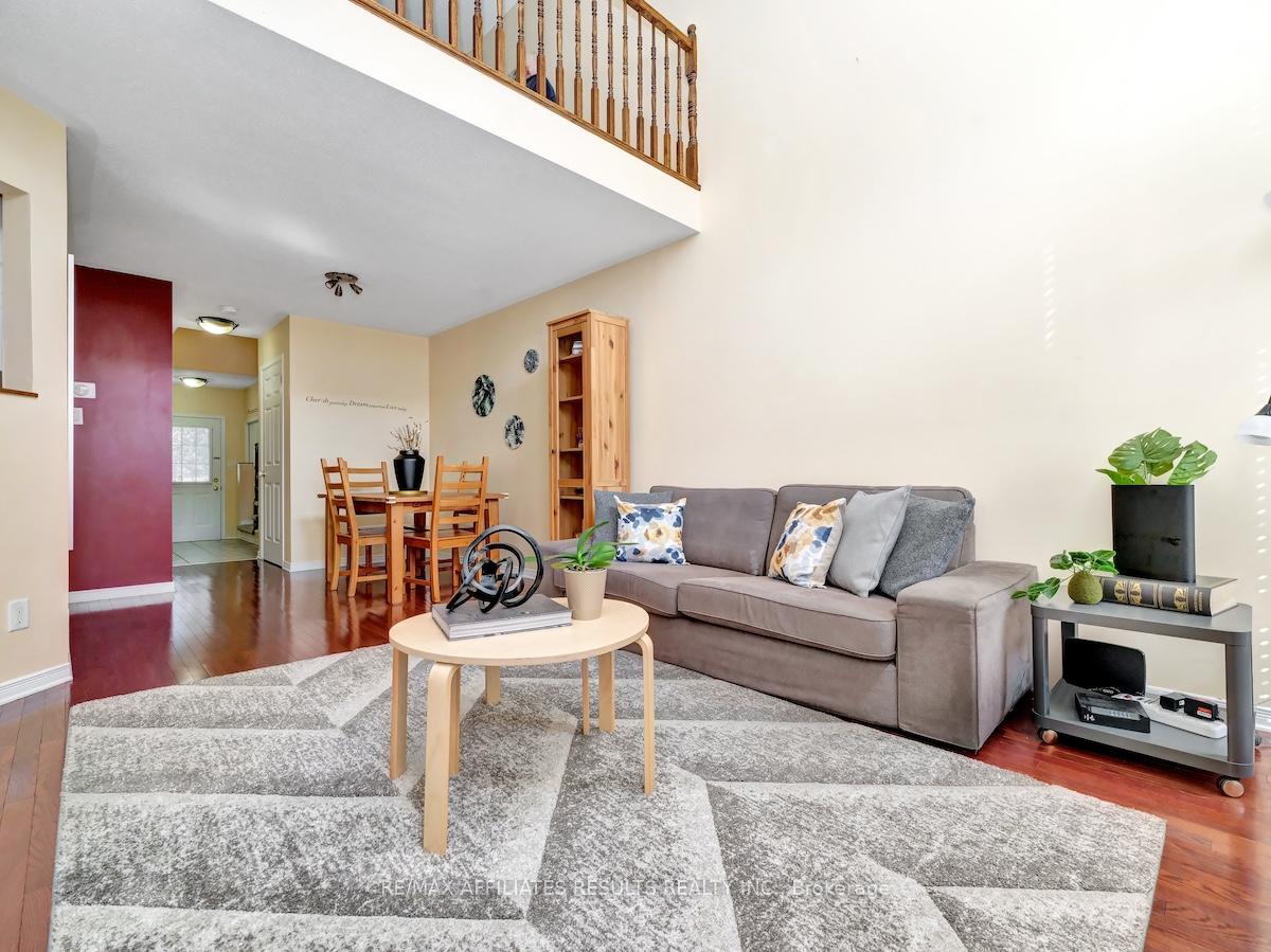 Photo 5 of 22 Kettleby Street, Ottawa, Kanata - Beaverbrook — HOMEH