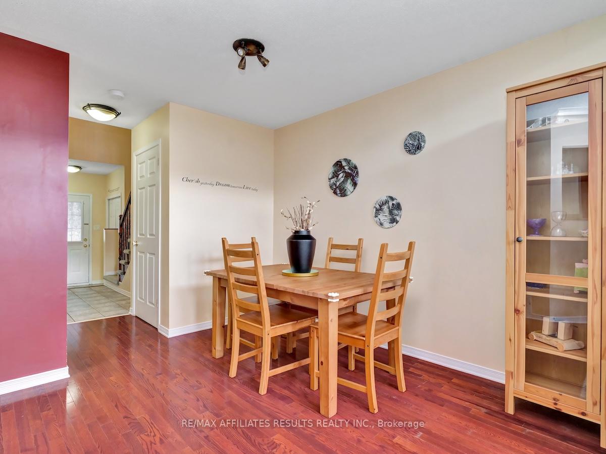 Photo 9 of 22 Kettleby Street, Ottawa, Kanata - Beaverbrook — HOMEH