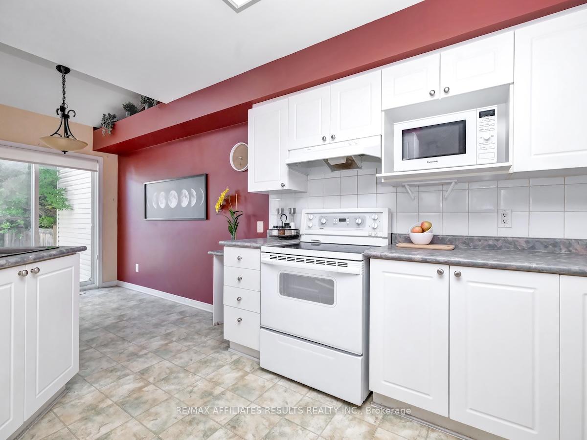 Photo 11 of 22 Kettleby Street, Ottawa, Kanata - Beaverbrook — HOMEH