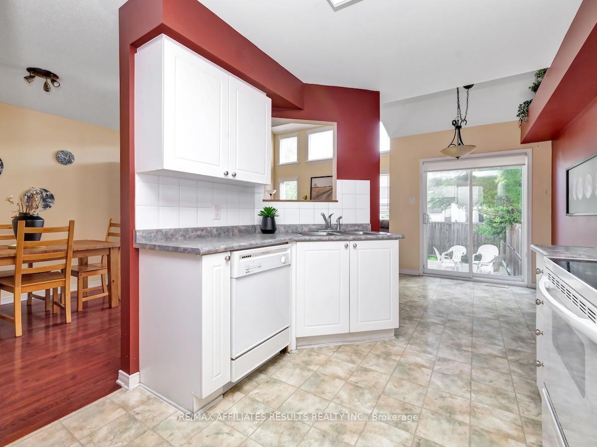 Photo 12 of 22 Kettleby Street, Ottawa, Kanata - Beaverbrook — HOMEH