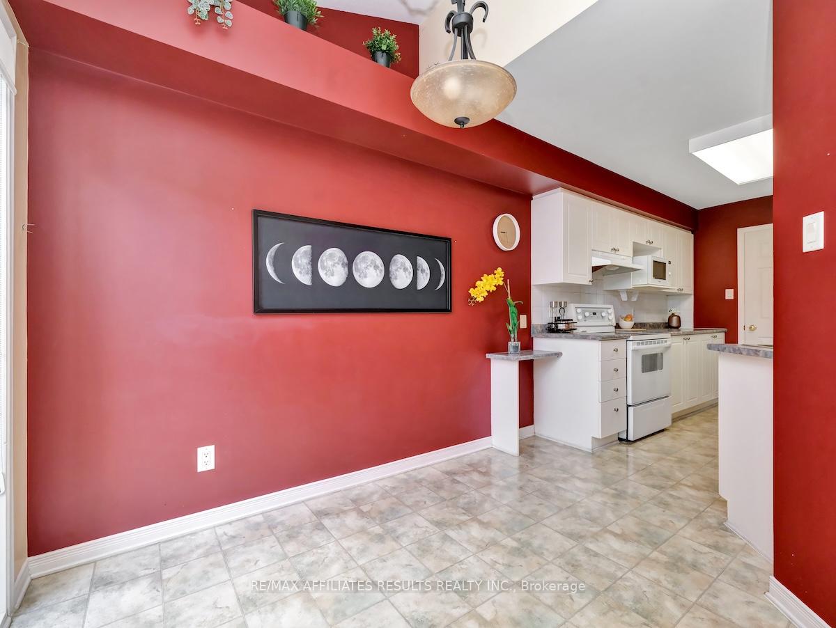 Photo 17 of 22 Kettleby Street, Ottawa, Kanata - Beaverbrook — HOMEH