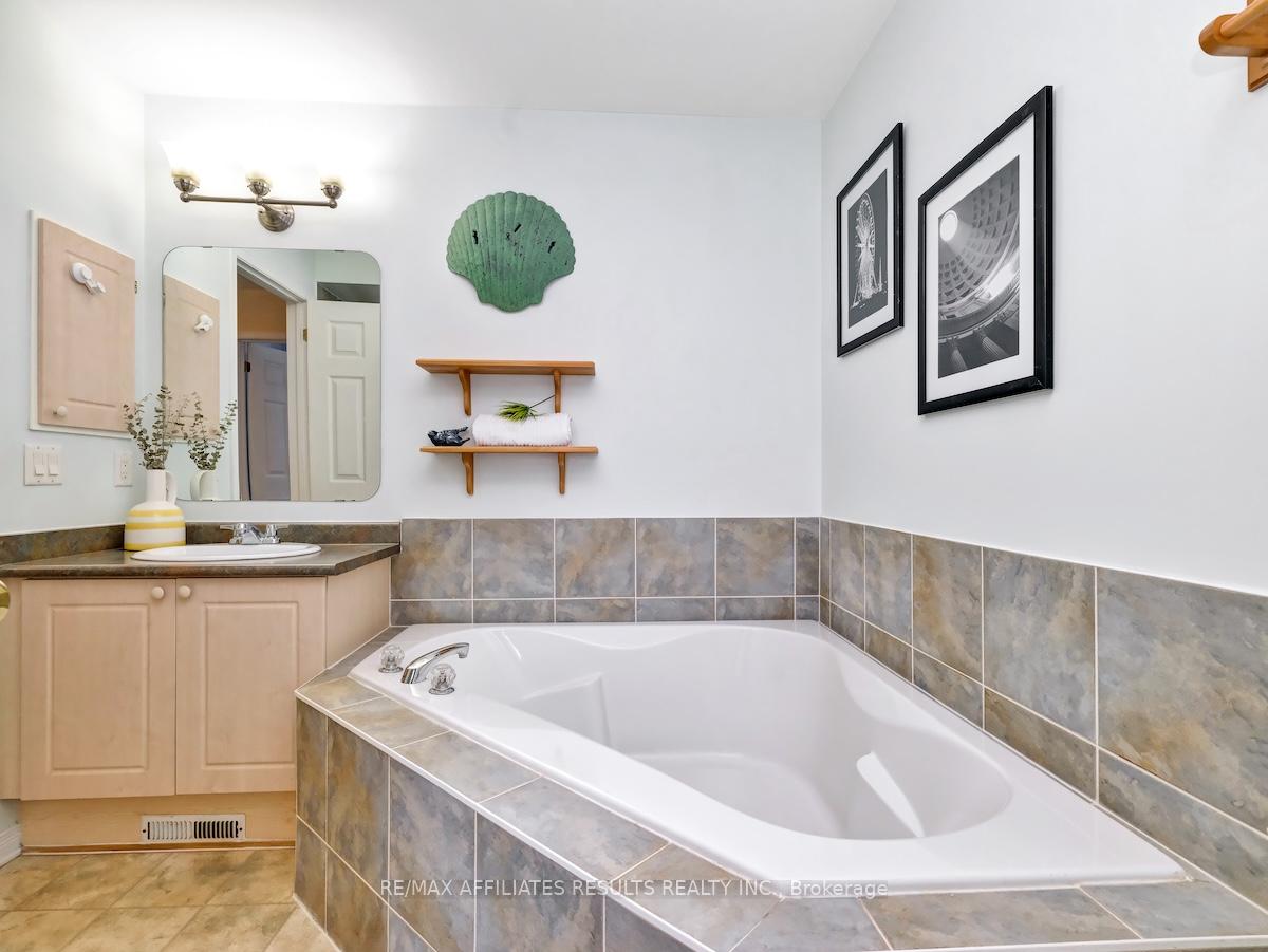 Photo 28 of 22 Kettleby Street, Ottawa, Kanata - Beaverbrook — HOMEH