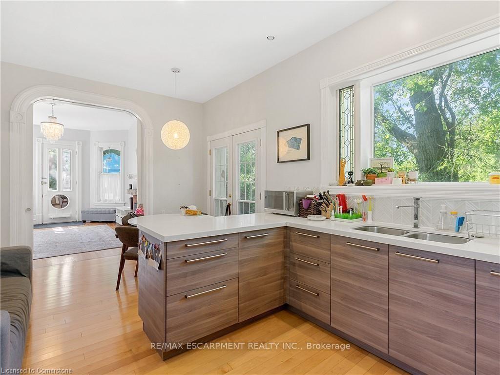 Photo 13 of 19 Canada Street, Hamilton, Kirkendall — HOMEH