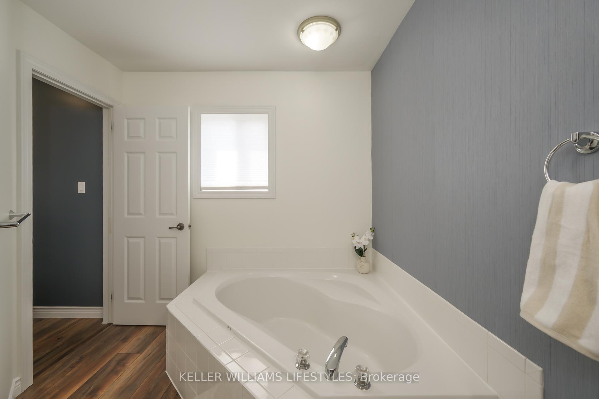 Photo 23 of 28 Stonefield Lane, Middlesex Centre, Ilderton — HOMEH