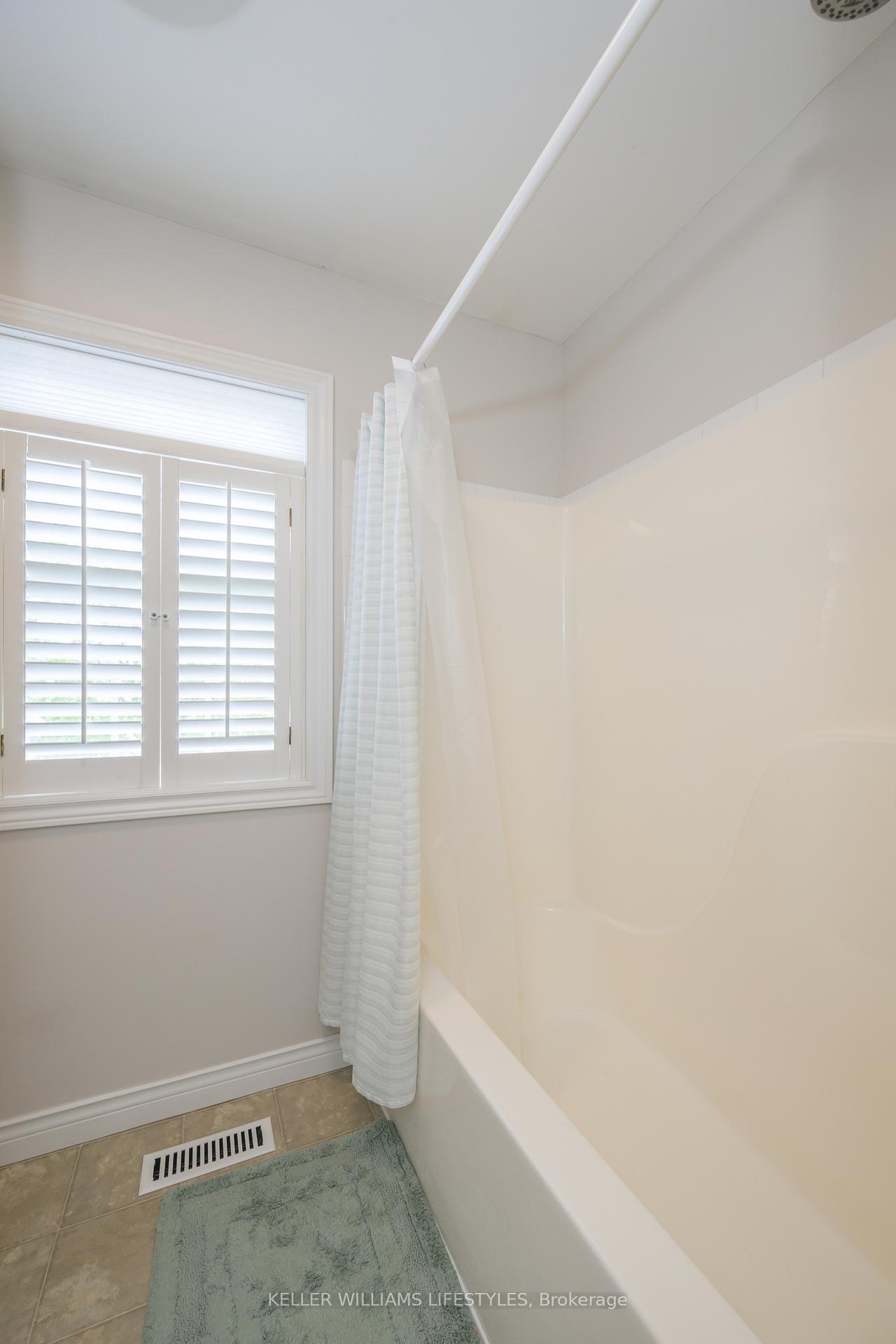 Photo 31 of 28 Stonefield Lane, Middlesex Centre, Ilderton — HOMEH