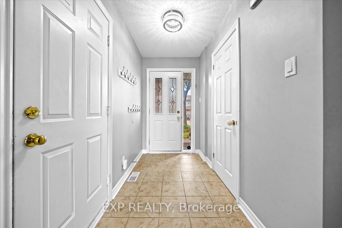 Photo 3 of 93 Cedarock Drive, Ottawa, Kanata - Bridlewood — HOMEH