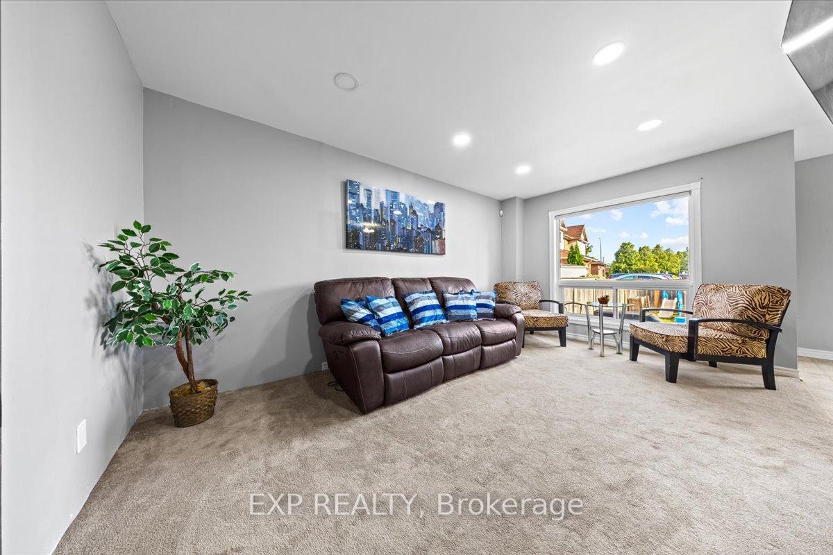 Photo 5 of 93 Cedarock Drive, Ottawa, Kanata - Bridlewood — HOMEH