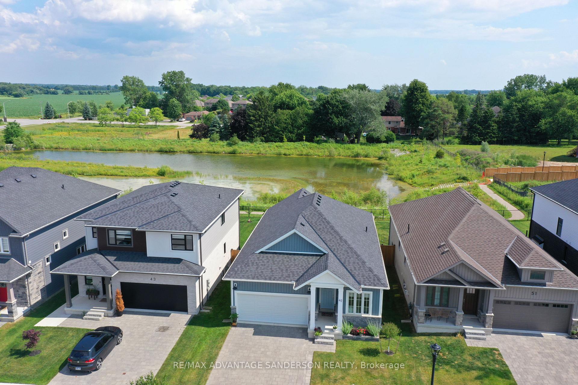 Photo 3 of 47 Bowman Drive, Middlesex Centre, Ilderton — HOMEH