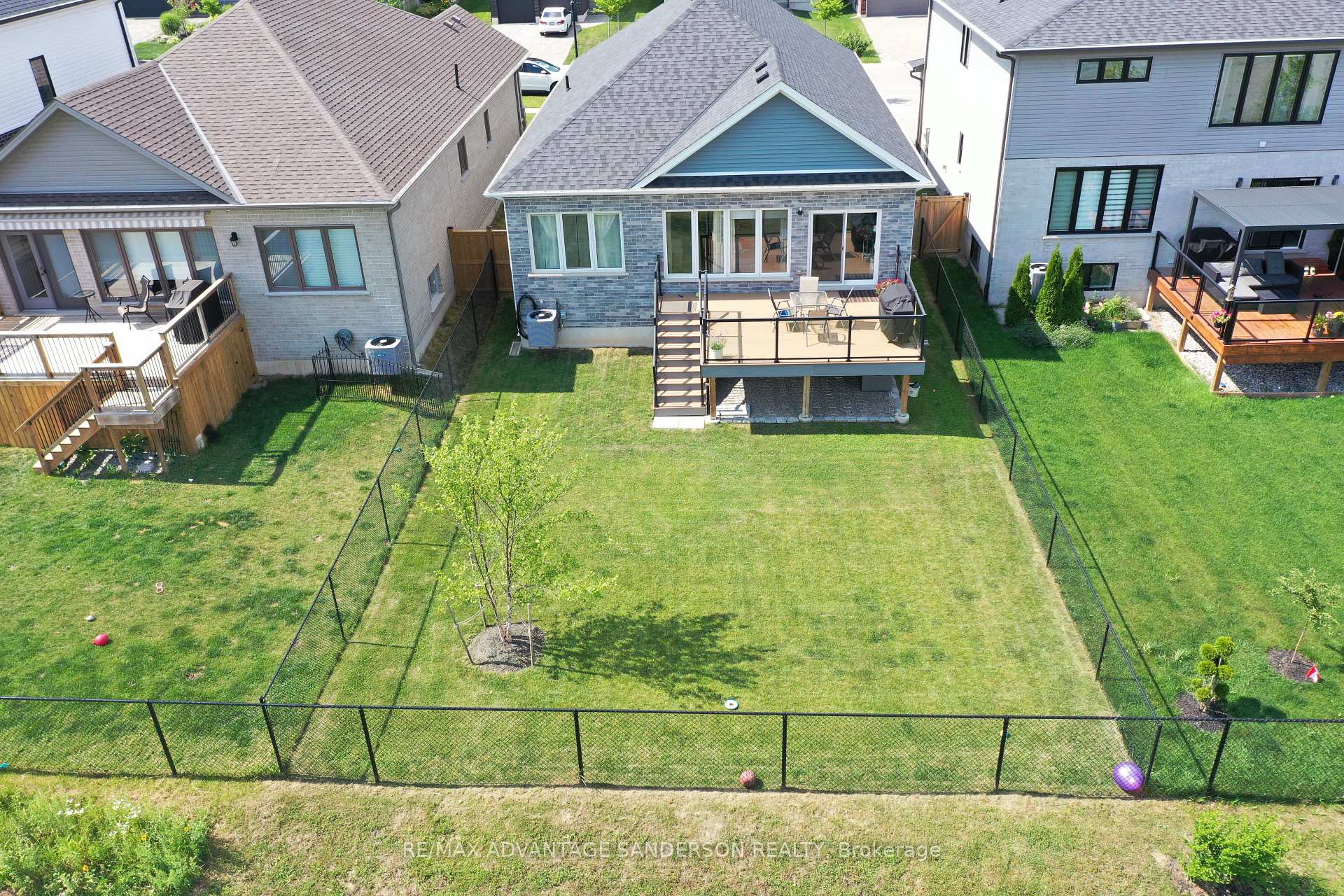 Photo 7 of 47 Bowman Drive, Middlesex Centre, Ilderton — HOMEH