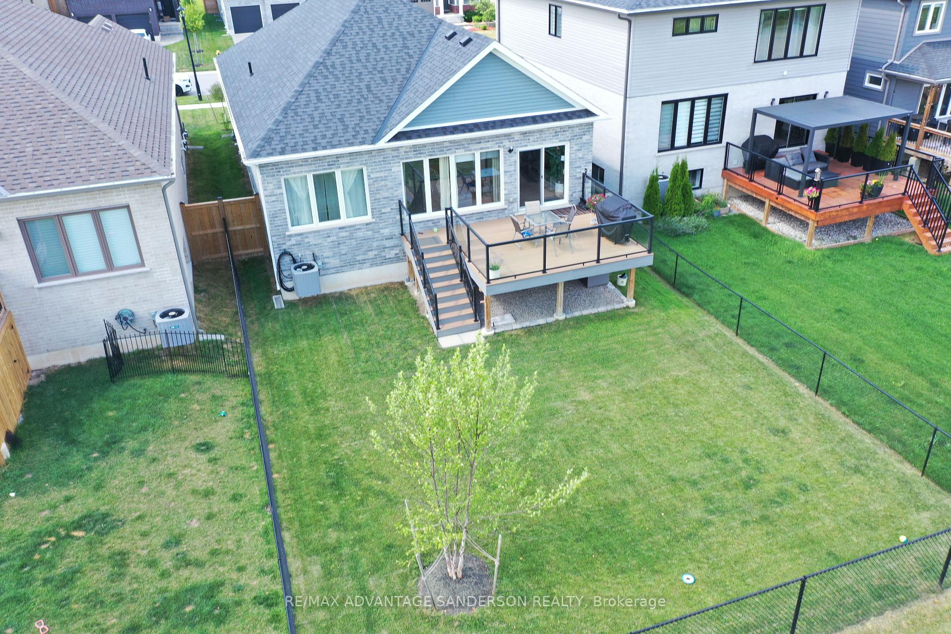Photo 8 of 47 Bowman Drive, Middlesex Centre, Ilderton — HOMEH