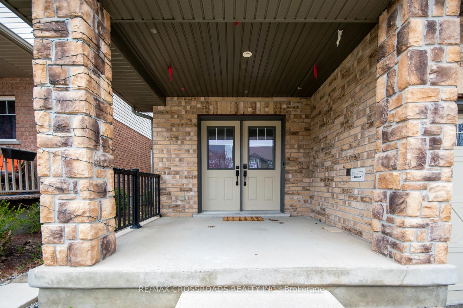 Photo 2 of 518 Isaiah Crescent, Kitchener, Larentian West — HOMEH
