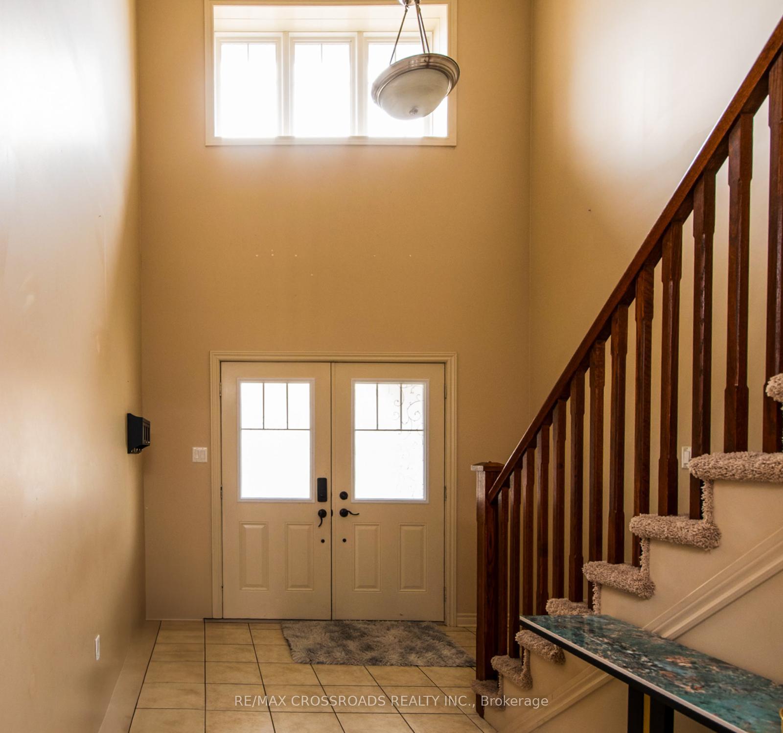 Photo 3 of 518 Isaiah Crescent, Kitchener, Larentian West — HOMEH