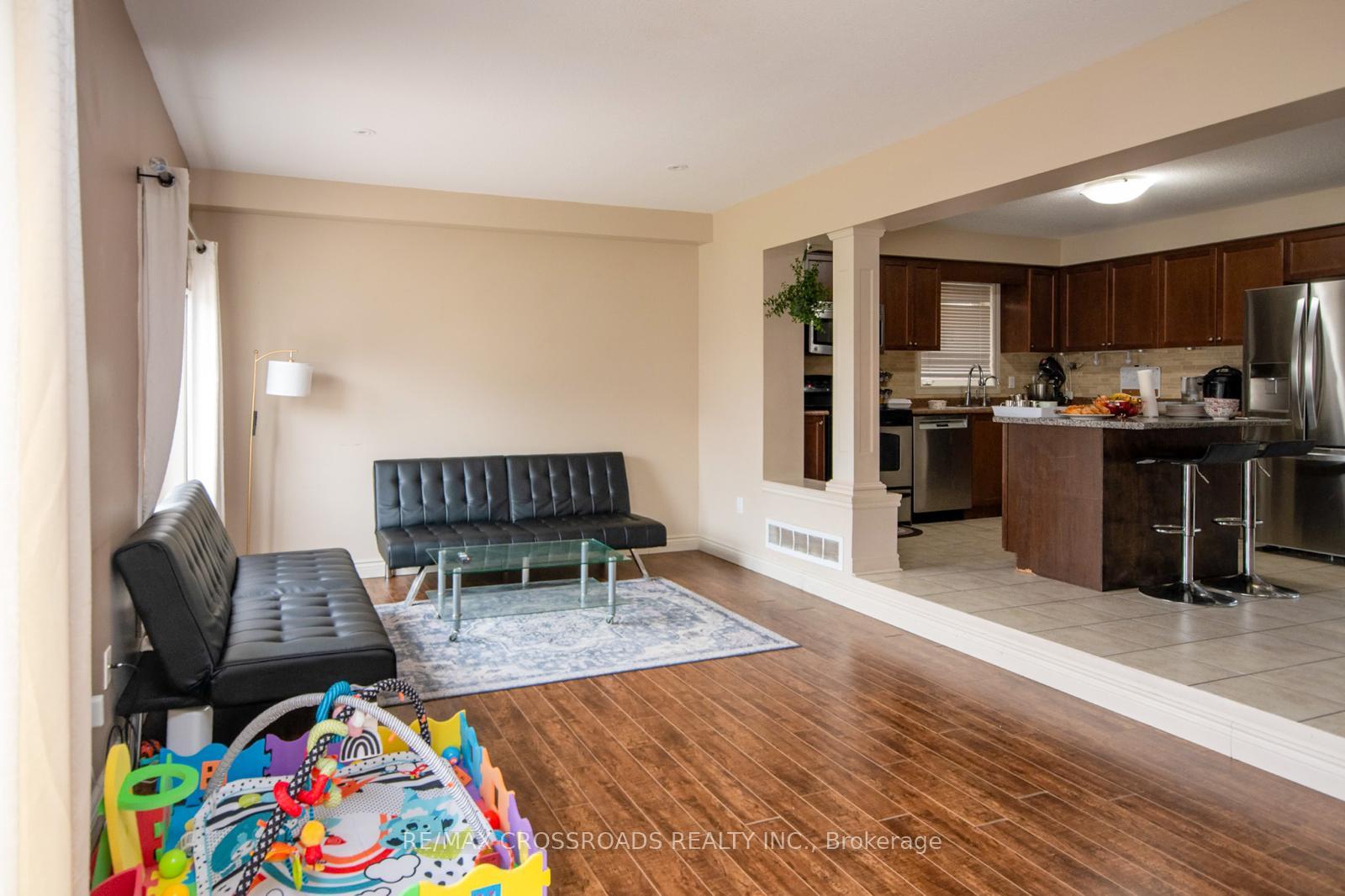 Photo 6 of 518 Isaiah Crescent, Kitchener, Larentian West — HOMEH