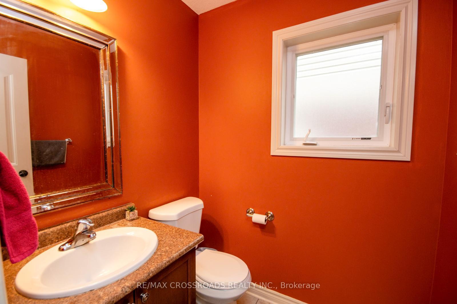 Photo 8 of 518 Isaiah Crescent, Kitchener, Larentian West — HOMEH