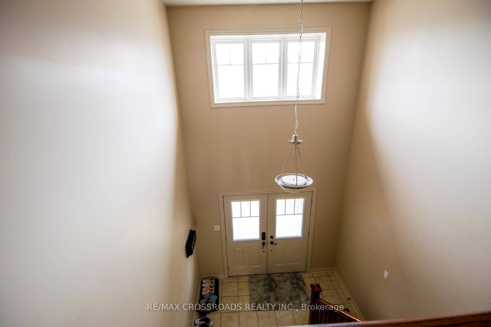 Photo 10 of 518 Isaiah Crescent, Kitchener, Larentian West — HOMEH