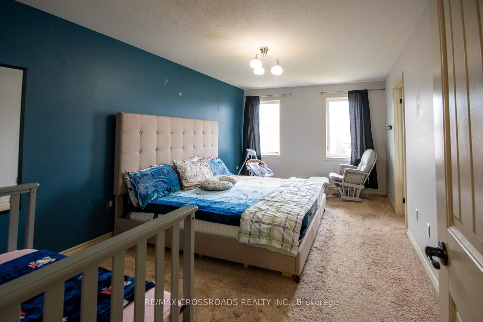 Photo 12 of 518 Isaiah Crescent, Kitchener, Larentian West — HOMEH