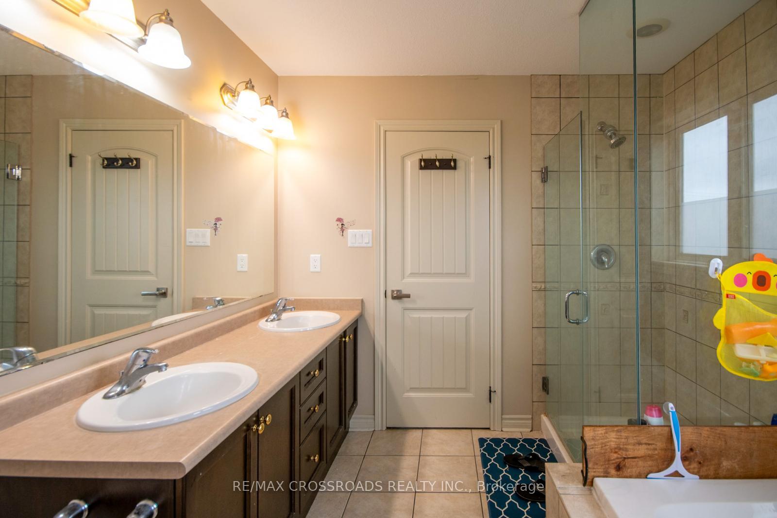 Photo 15 of 518 Isaiah Crescent, Kitchener, Larentian West — HOMEH