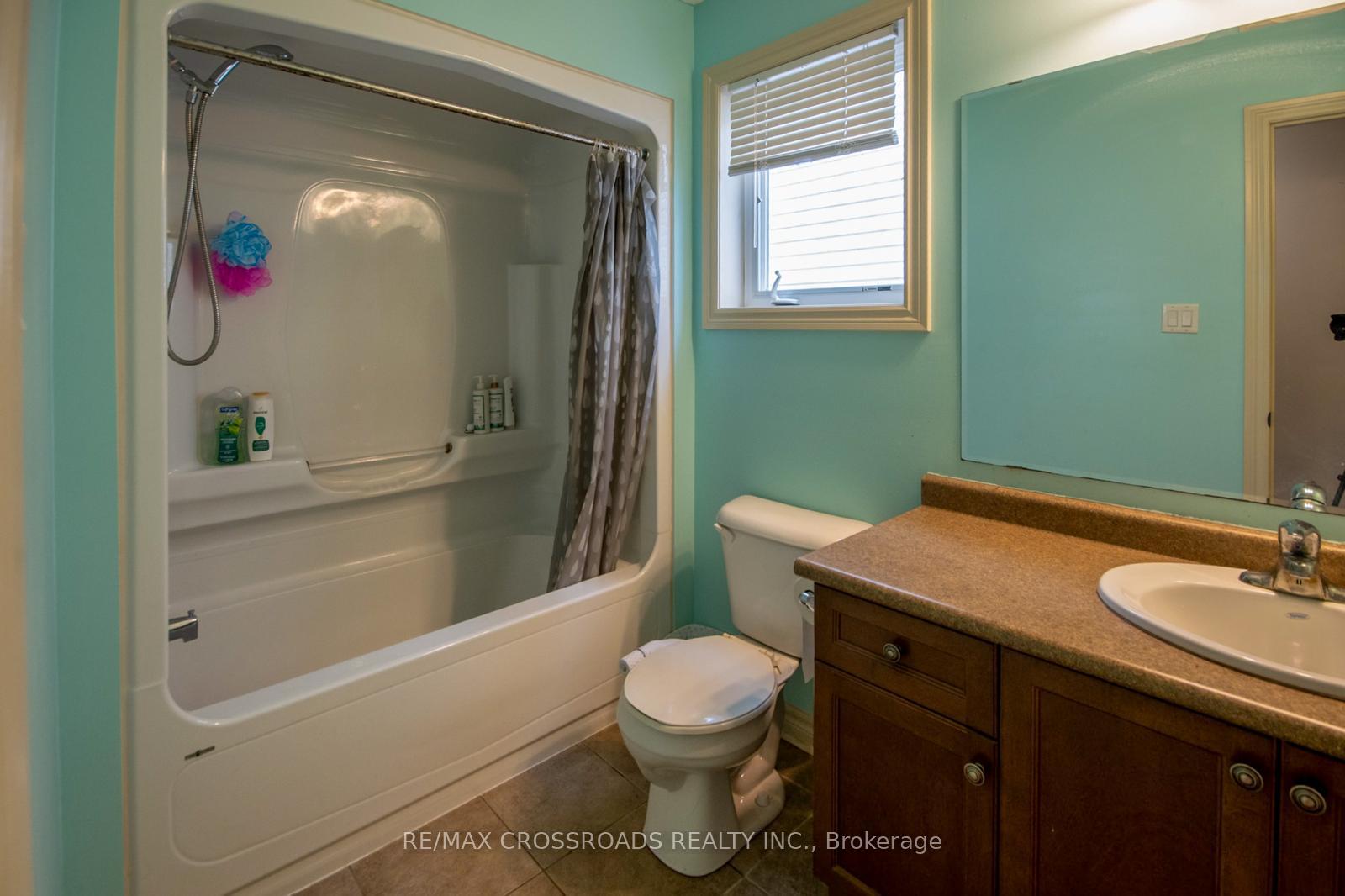 Photo 18 of 518 Isaiah Crescent, Kitchener, Larentian West — HOMEH