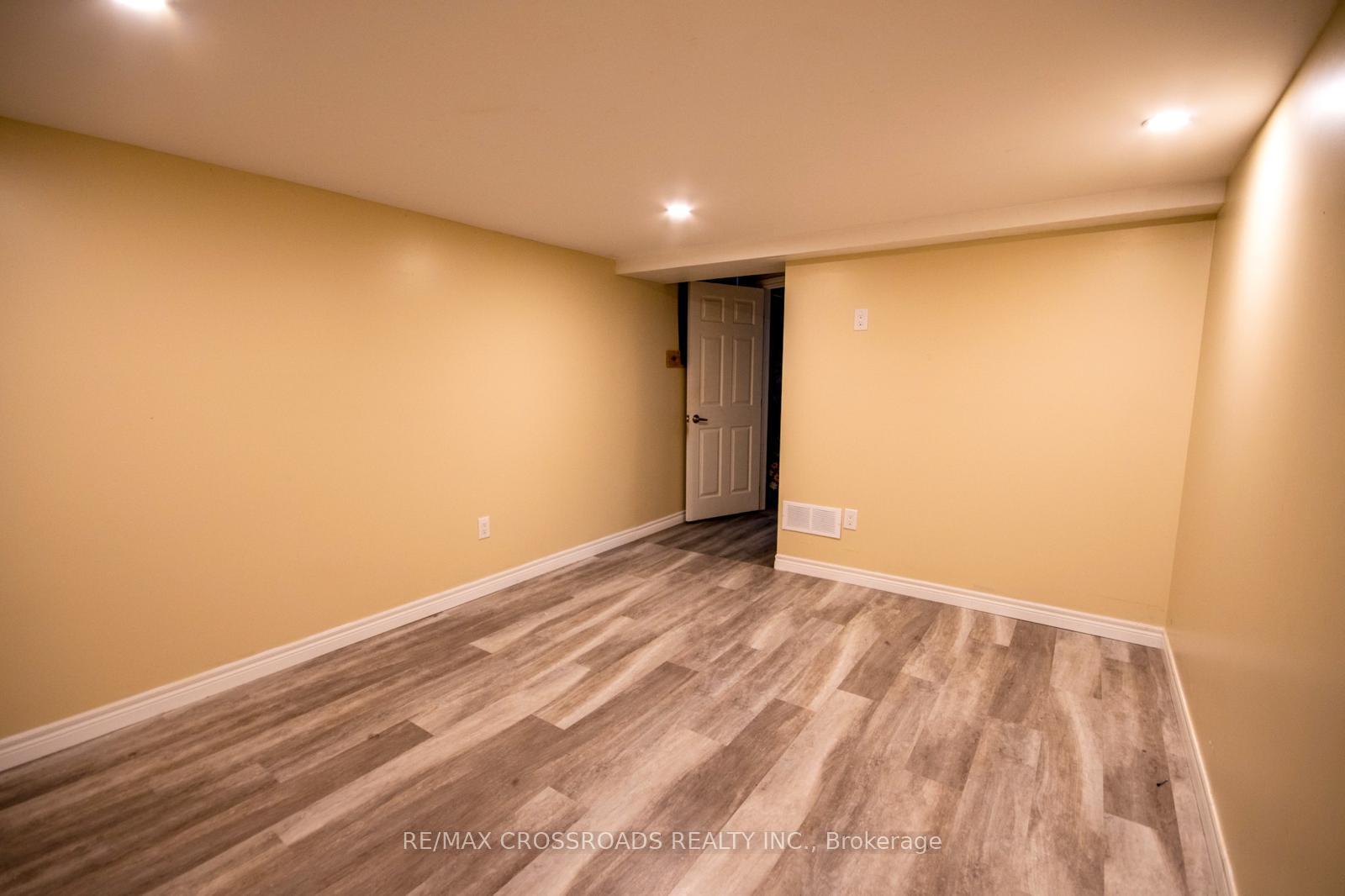 Photo 20 of 518 Isaiah Crescent, Kitchener, Larentian West — HOMEH