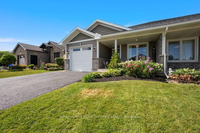 Photo 3 of 102 Milton Seiler Crescent, Minto — HOMEH