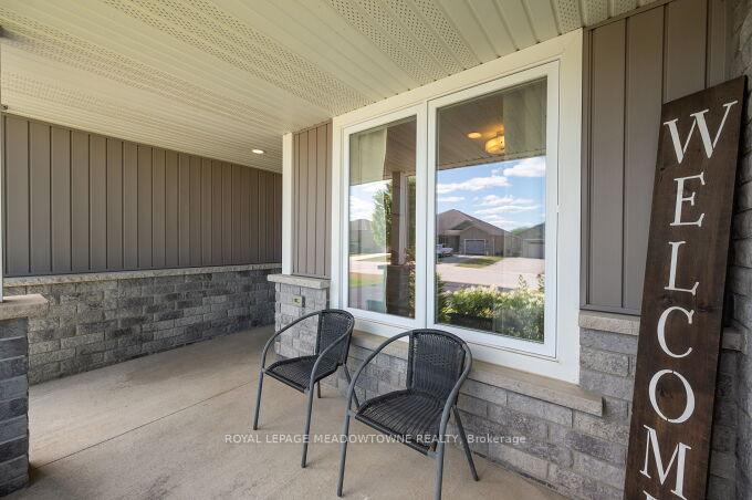 Photo 5 of 102 Milton Seiler Crescent, Minto — HOMEH
