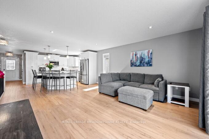 Photo 17 of 102 Milton Seiler Crescent, Minto — HOMEH