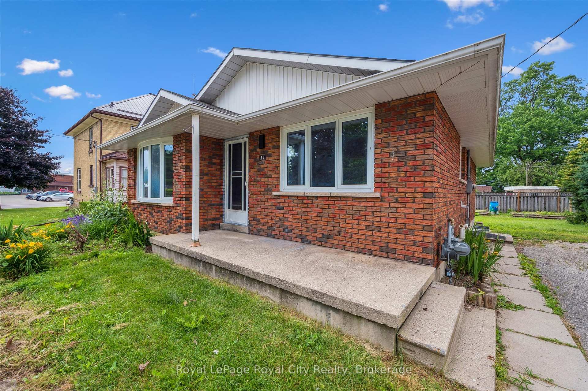 Photo 4 of 37 Marklane Street, Minto — HOMEH
