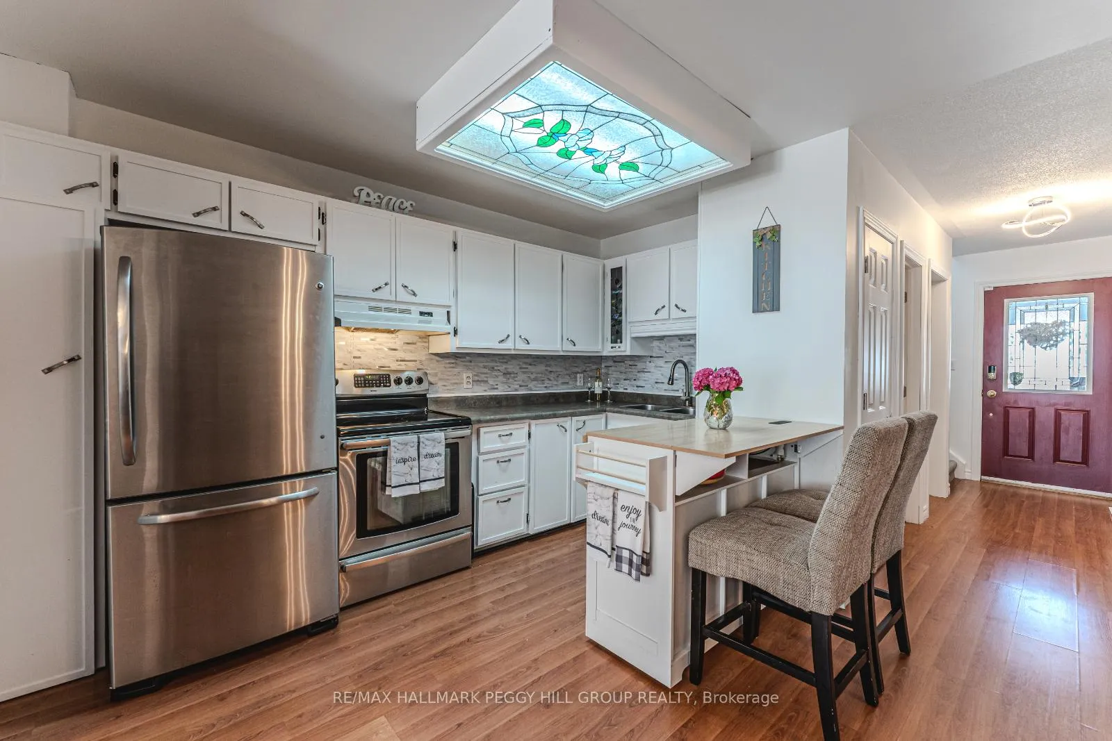 Photo 4 of 630 William Street, Midland — HOMEH