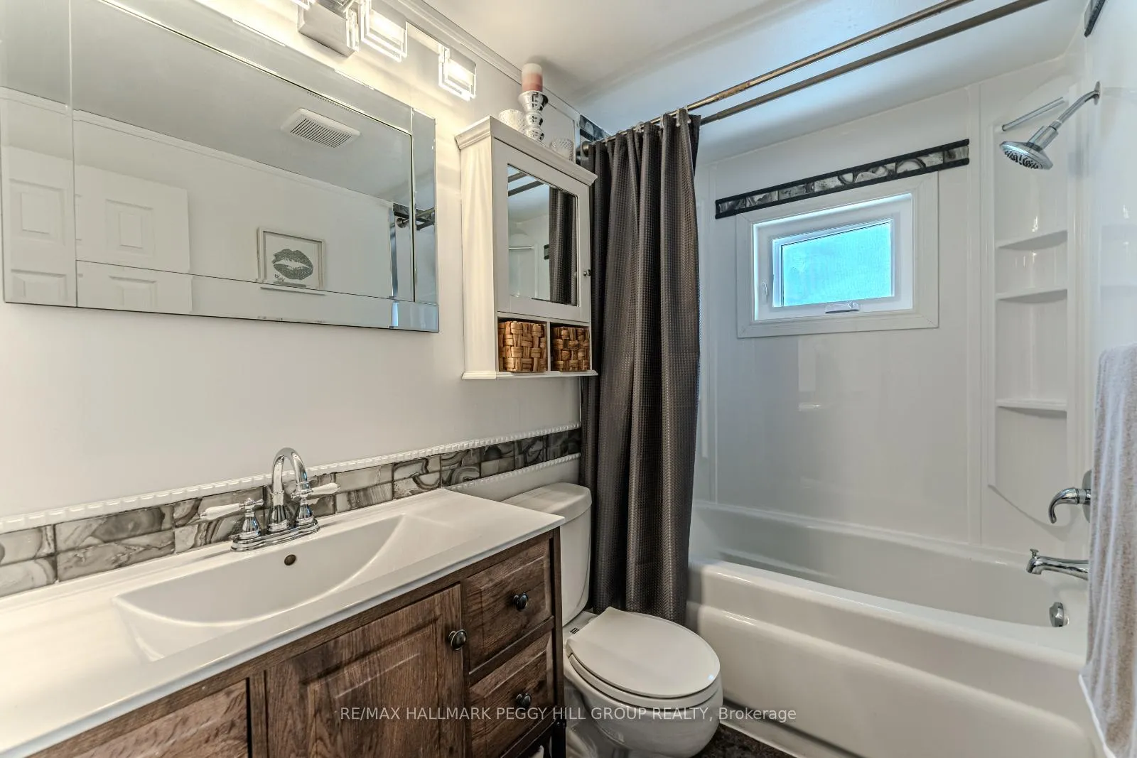 Photo 12 of 630 William Street, Midland — HOMEH
