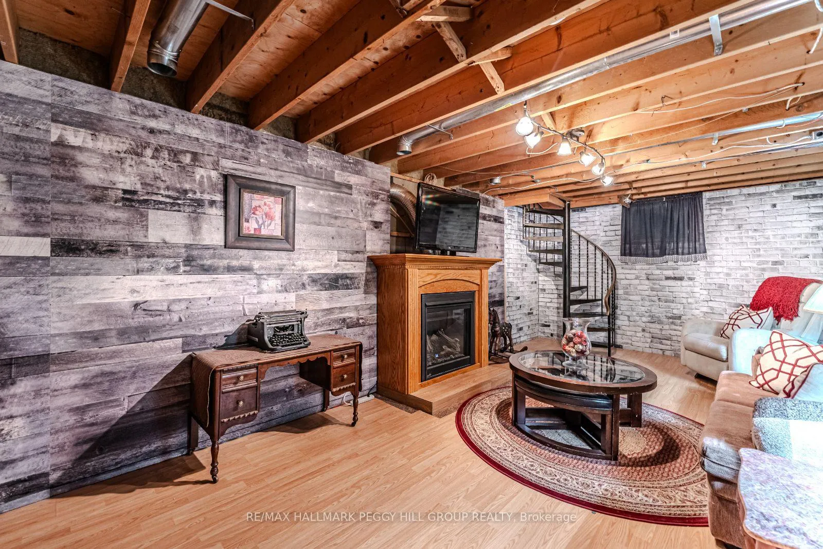 Photo 13 of 630 William Street, Midland — HOMEH