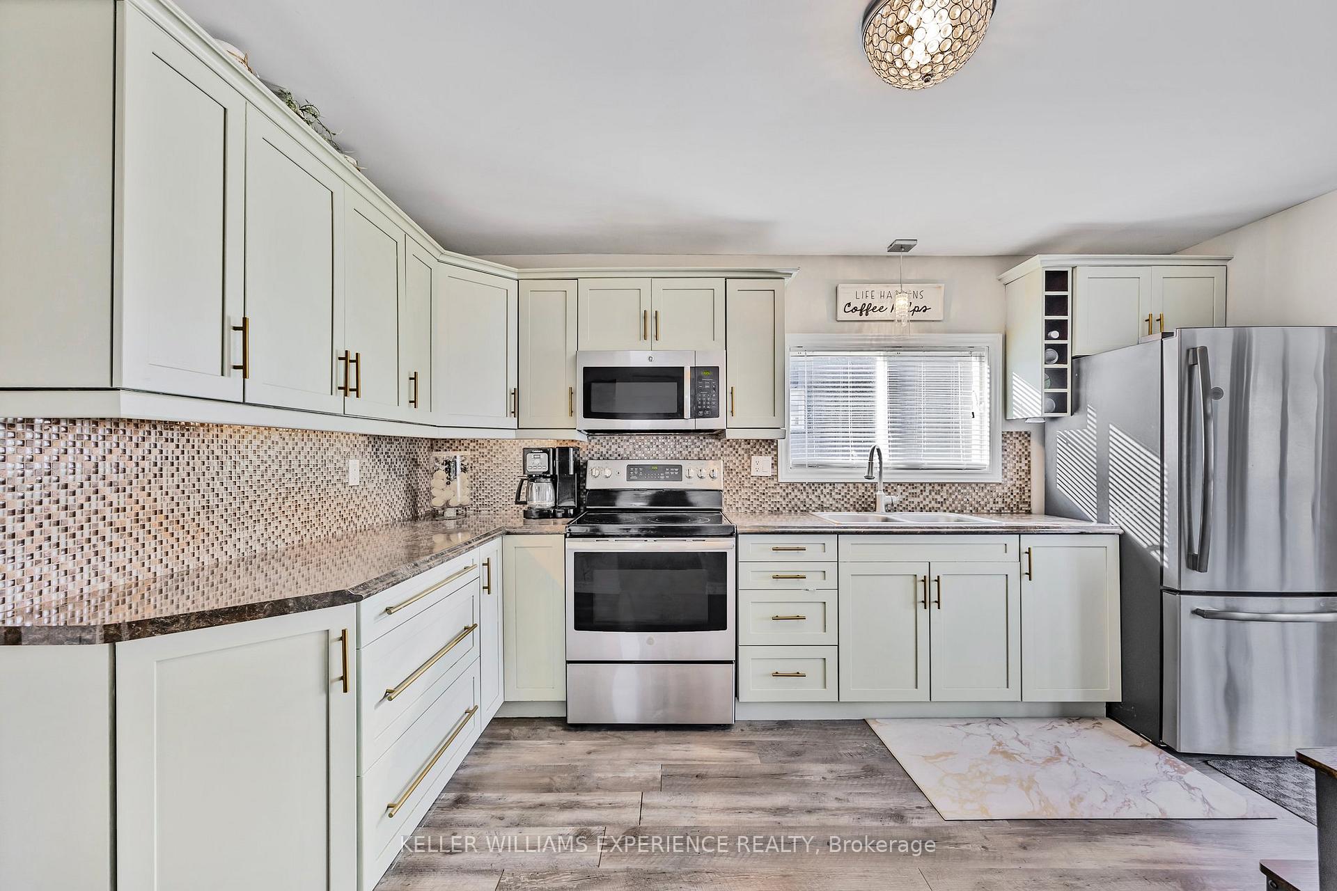Photo 9 of 1174 Alfred Street, Innisfil, Rural Innisfil — HOMEH
