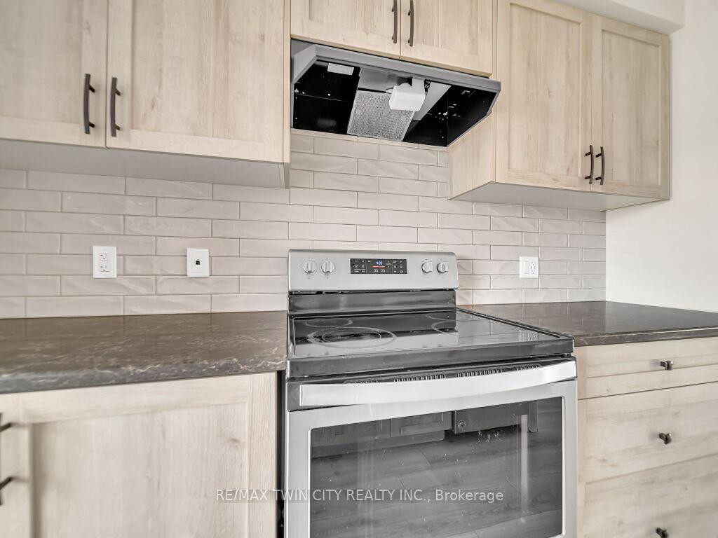 Photo 8 of 341 Valencia Avenue, Kitchener — HOMEH