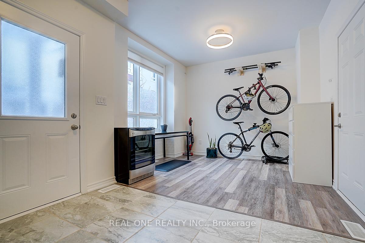 Photo 3 of 72 Chicago Lane, Markham, Wismer — HOMEH