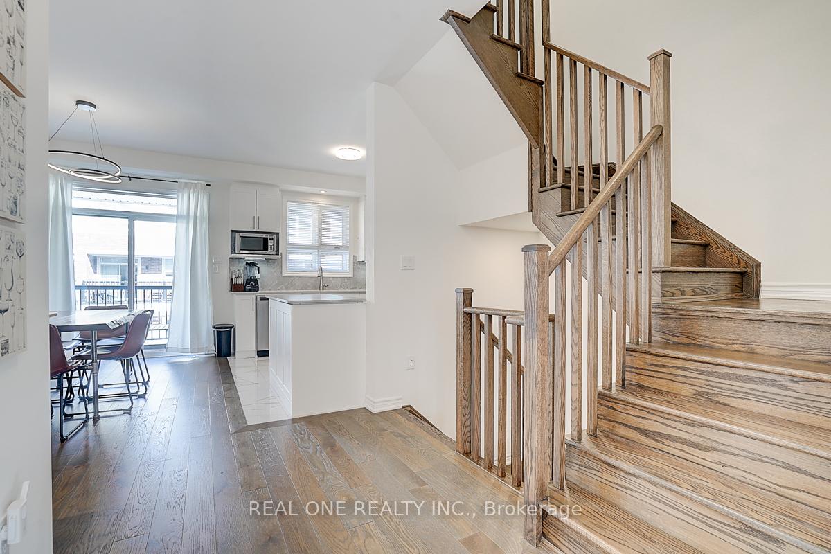 Photo 10 of 72 Chicago Lane, Markham, Wismer — HOMEH