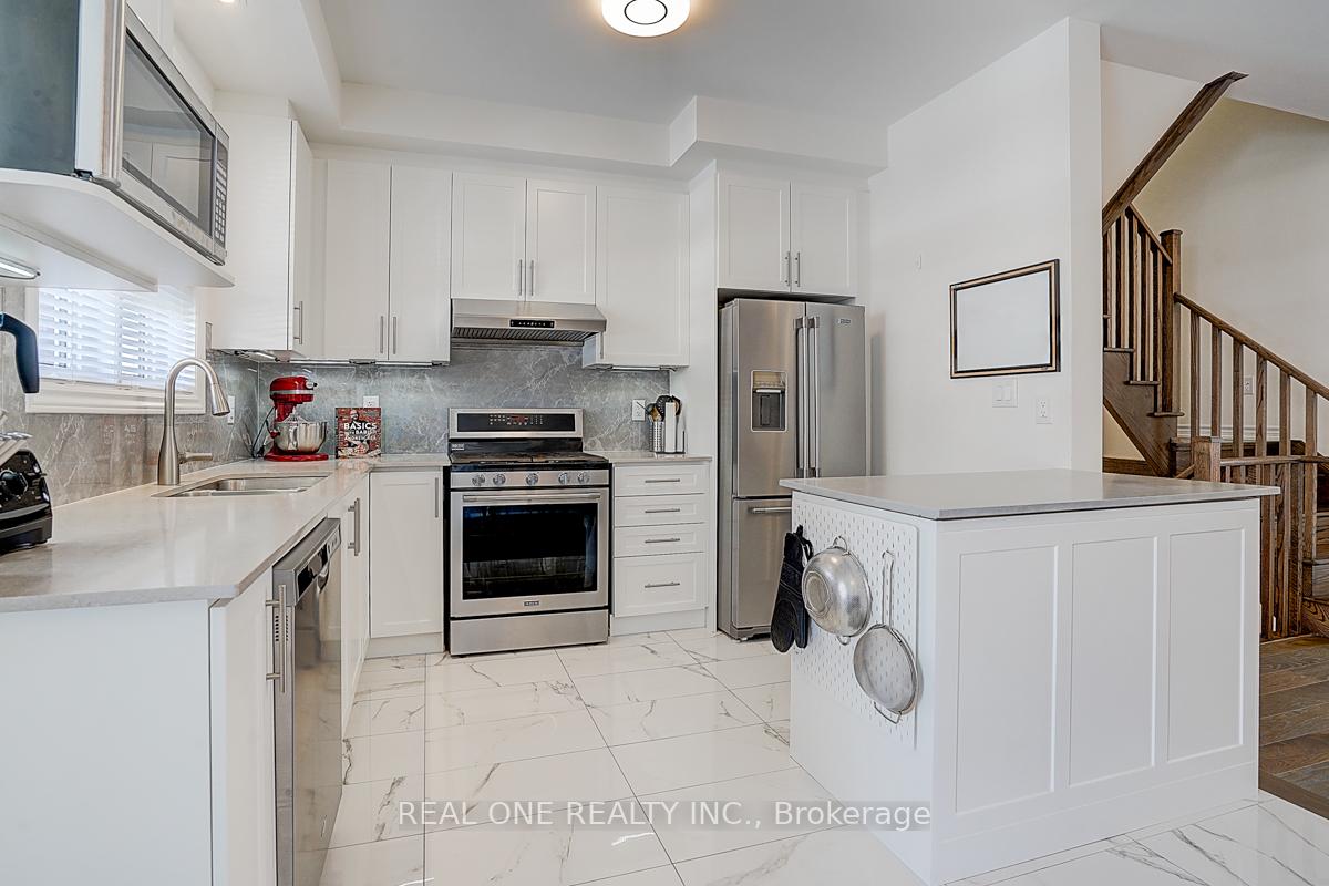 Photo 14 of 72 Chicago Lane, Markham, Wismer — HOMEH