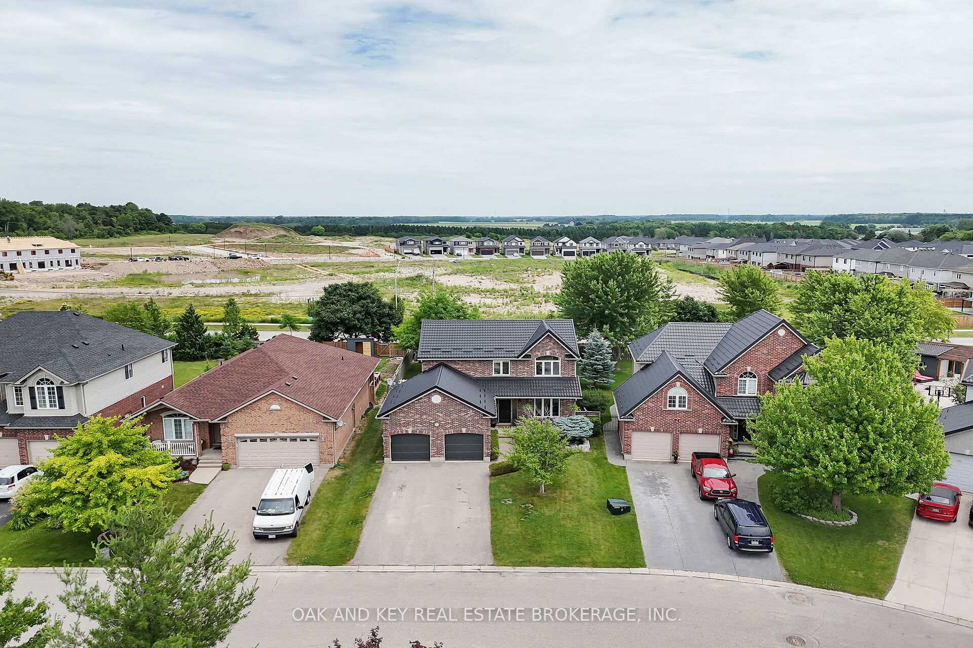Photo 2 of 90 Woodlily Lane, Middlesex Centre, Ilderton — HOMEH