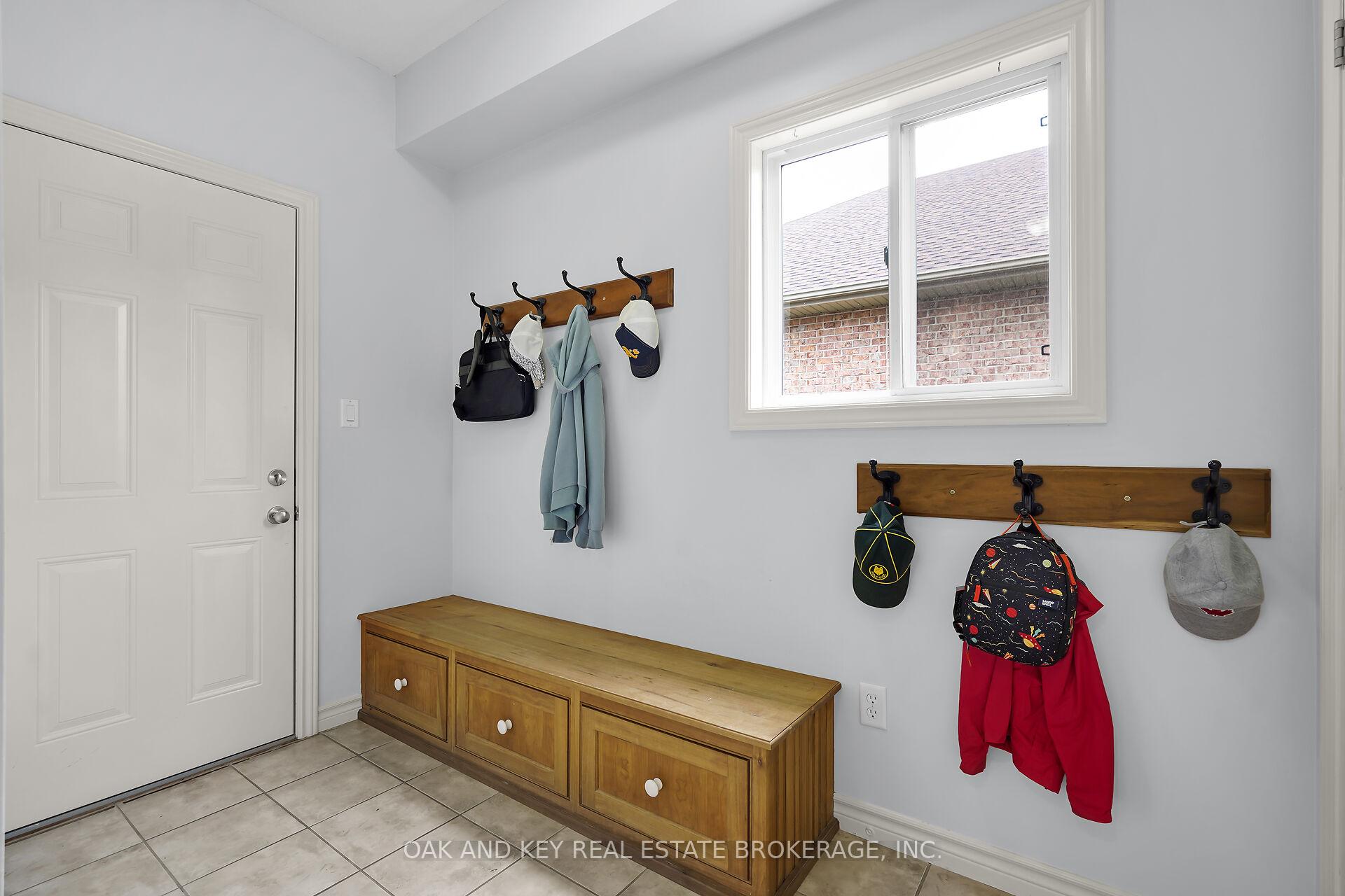 Photo 22 of 90 Woodlily Lane, Middlesex Centre, Ilderton — HOMEH
