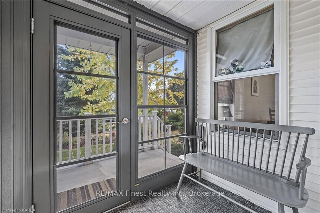 Photo 4 of 60 Mckeown Crescent, Loyalist, Amherstview — HOMEH
