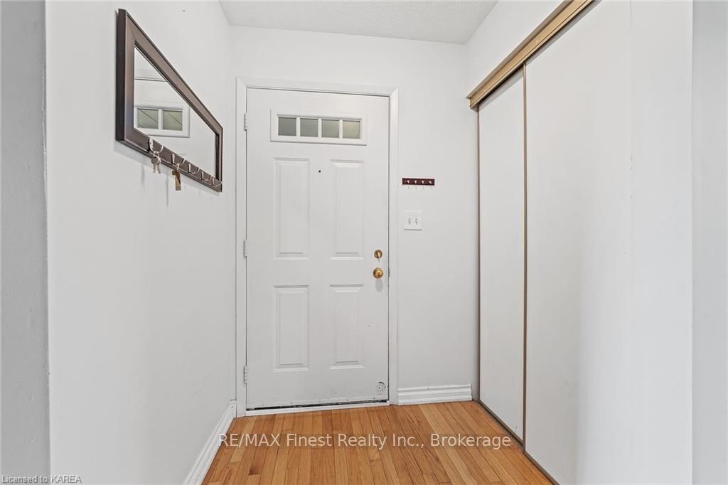 Photo 5 of 60 Mckeown Crescent, Loyalist, Amherstview — HOMEH