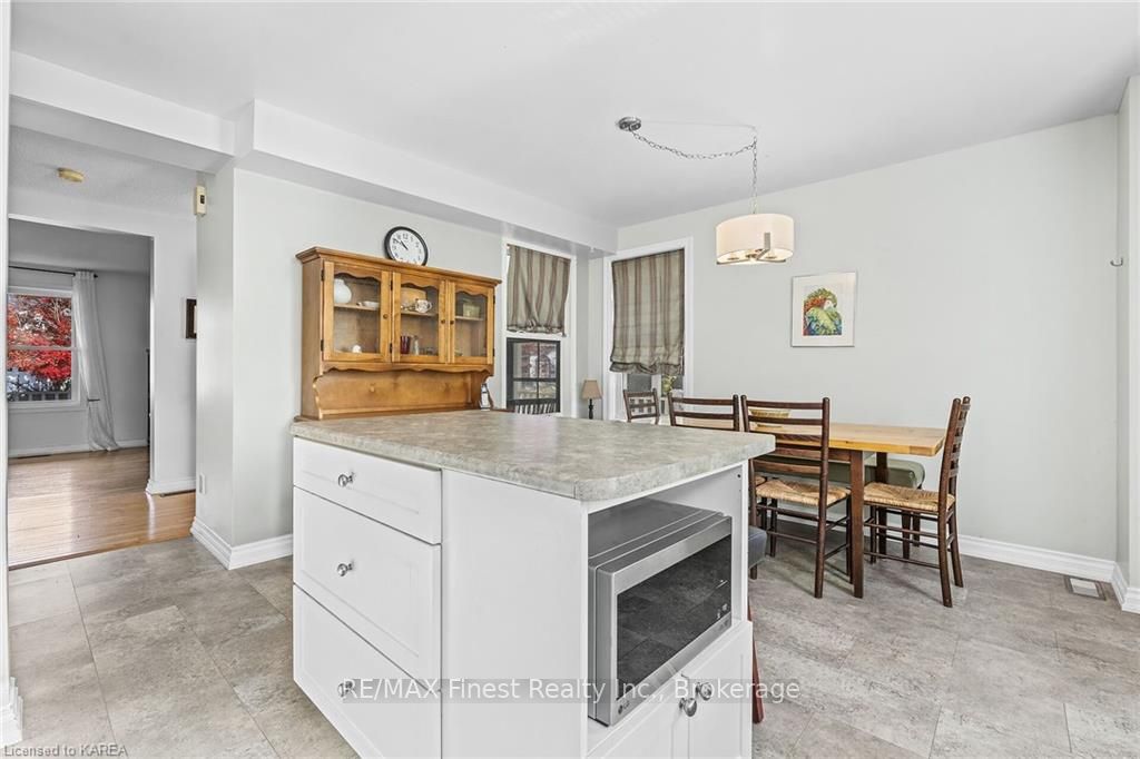 Photo 12 of 60 Mckeown Crescent, Loyalist, Amherstview — HOMEH