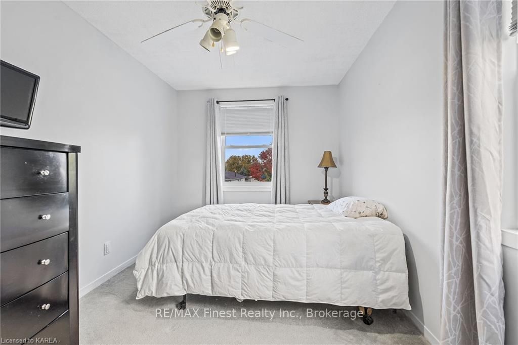 Photo 15 of 60 Mckeown Crescent, Loyalist, Amherstview — HOMEH